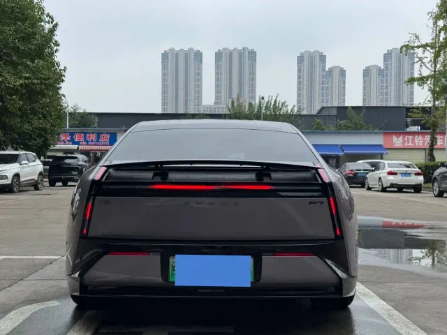 Xpeng P7 — Фото автомобиля 6