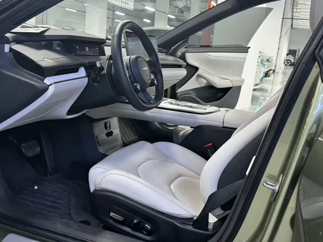 Xiaomi SU7 — Фото автомобиля 9