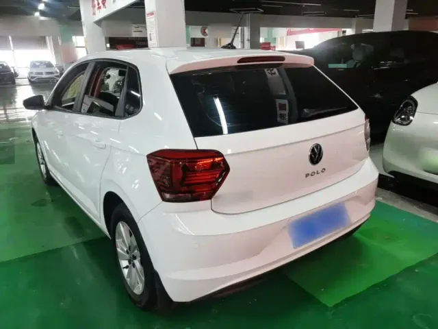 Volkswagen Polo — Фото автомобиля 4