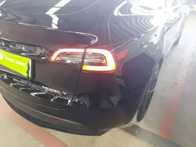 Tesla Model Y — Фото автомобиля 7