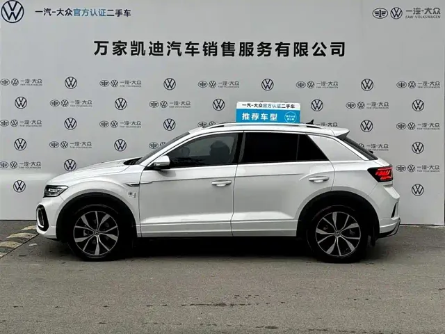 Volkswagen T-Roc — Фото автомобиля 3