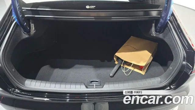 Hyundai Grandeur GN7 — Фото автомобиля 28