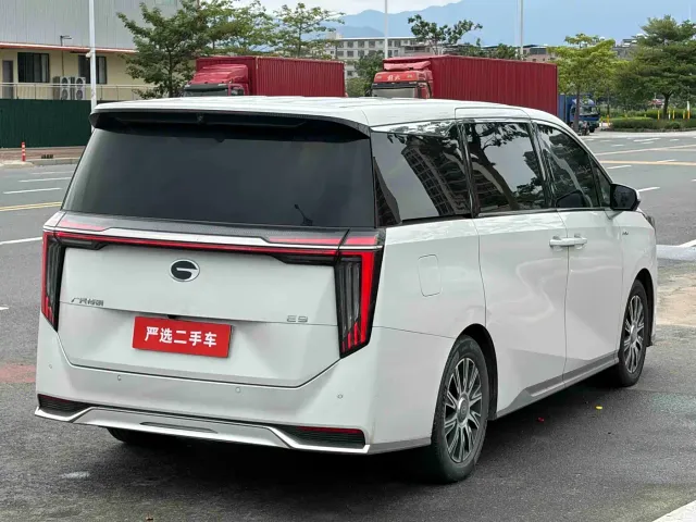 GAC Trumpchi E9 — Фото автомобиля 8