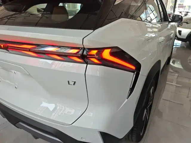 Geely Galaxy L7 — Фото автомобиля 7