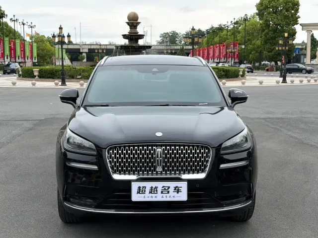 Lincoln Corsair — Фото автомобиля 2