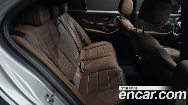 Mercedes-Benz E-Class E-класс W213 E350 4MATIC Exclusive — Фото автомобиля 9