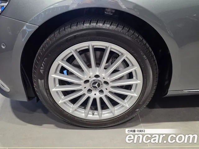 Mercedes-Benz E-Class — Фото автомобиля 5