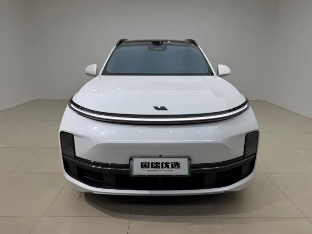 Li Auto L8 — Фото автомобиля 2
