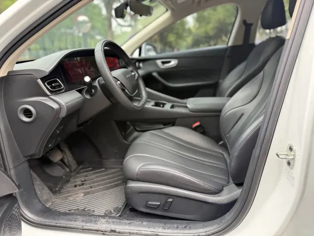 Roewe D7 — Фото автомобиля 4