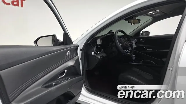 Hyundai AVANTE Avante (CN7) — Фото автомобиля 10