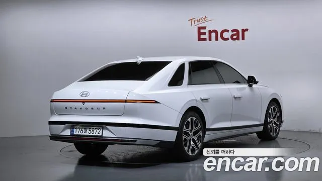 Hyundai Grandeur Grandeur (GN7) 2.5 Бензин 2WD — Фото автомобиля 2