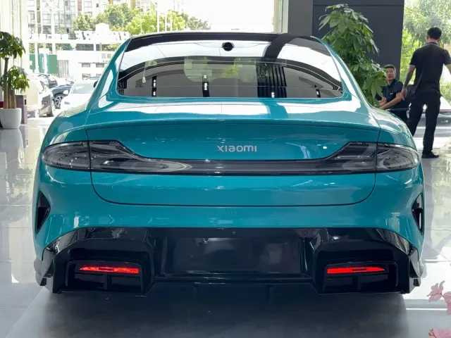 Xiaomi SU7 — Фото автомобиля 9
