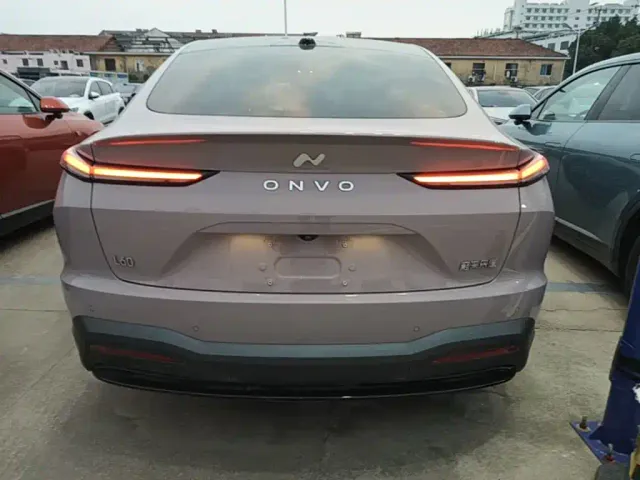 Onvo L60 — Фото автомобиля 5