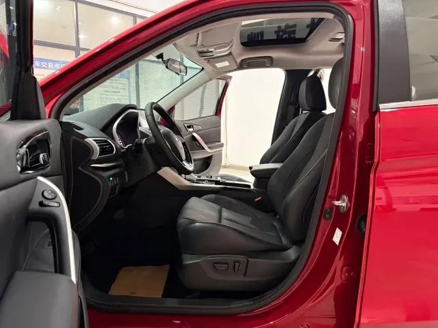 Mitsubishi Eclipse Cross — Фото автомобиля 8