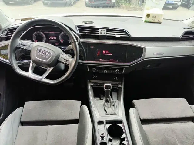 Audi Q3 — Фото автомобиля 12