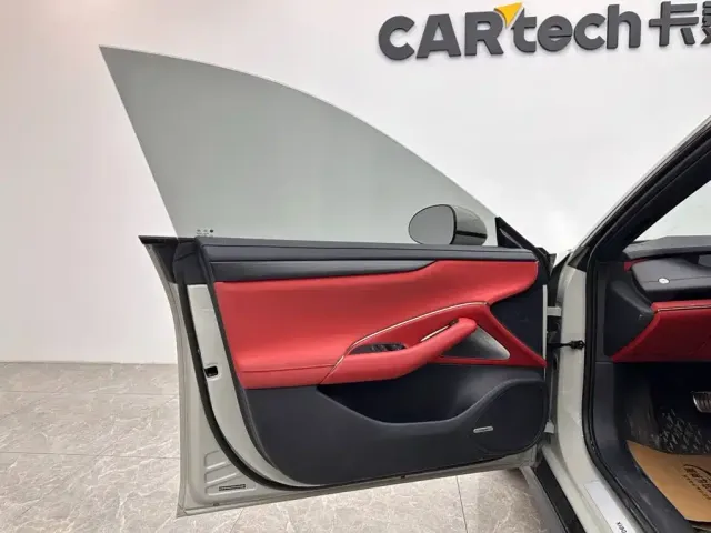 Xiaomi SU7 — Фото автомобиля 15