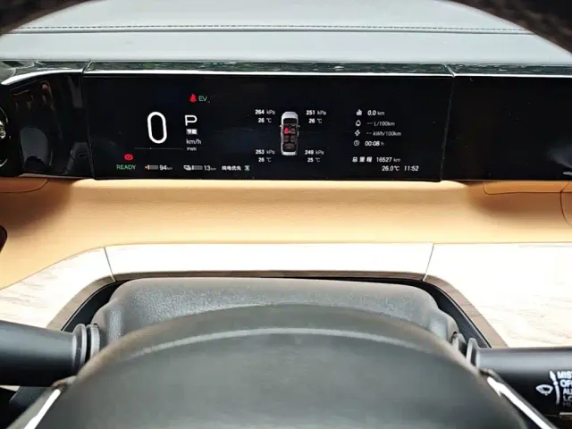 GAC Trumpchi E8 — Фото автомобиля 11