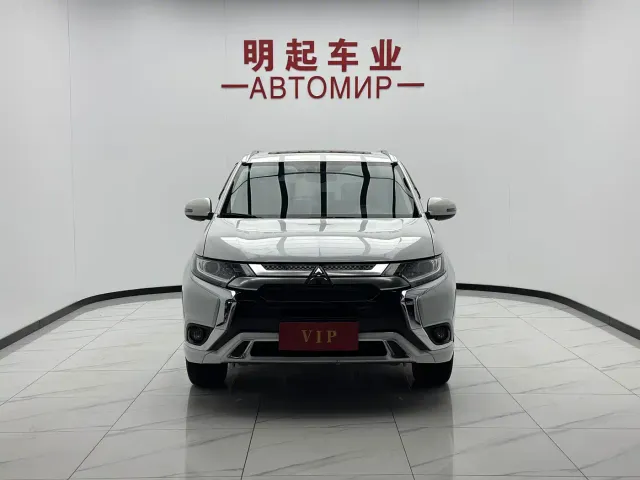 Mitsubishi Outlander — Фото автомобиля 3
