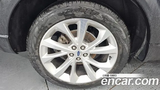 Ford Explorer Generation 6 — Фото автомобиля 5