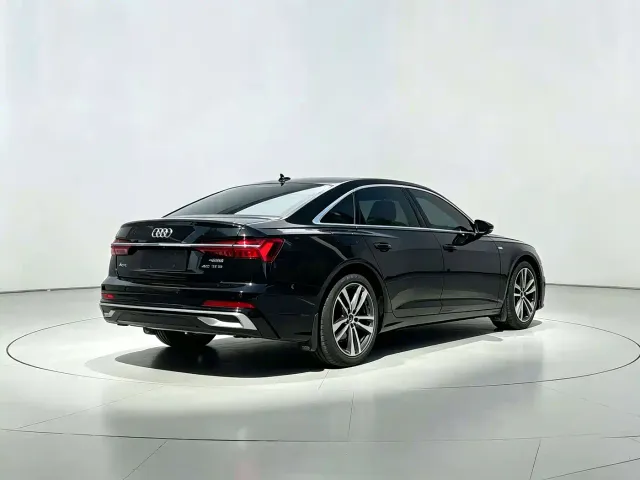 Audi A6L — Фото автомобиля 9