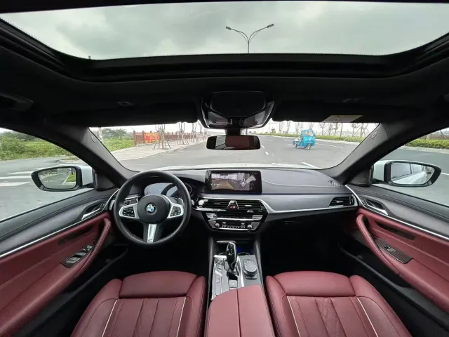 BMW 5 Series — Фото автомобиля 4