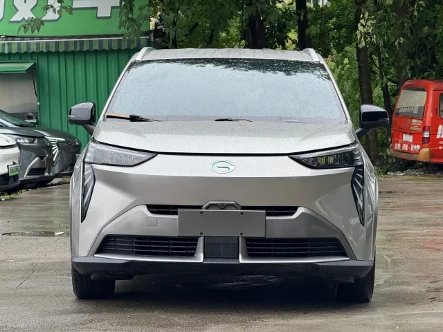 GAC Aion Y — Фото автомобиля 2