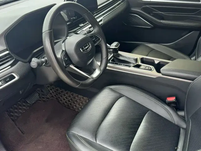 Geely Emgrand — Фото автомобиля 8