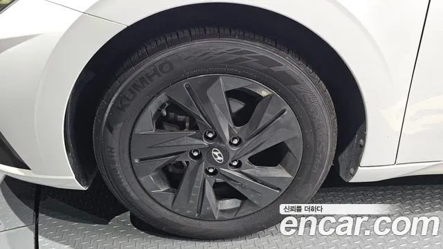 Hyundai Avante CN7 — Фото автомобиля 5