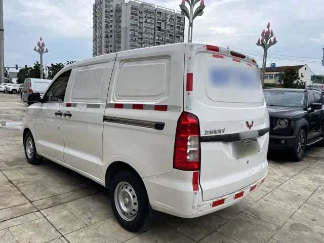 Wuling Hongguang V — Фото автомобиля 4