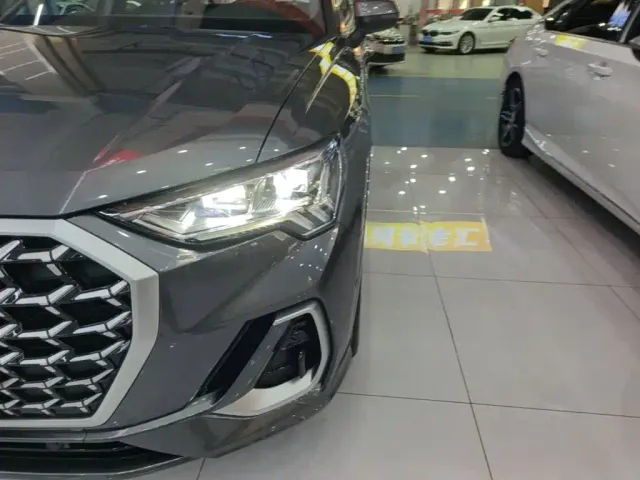 Audi Q3 — Фото автомобиля 23