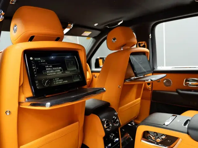 Rolls-Royce Cullinan — Фото автомобиля 18