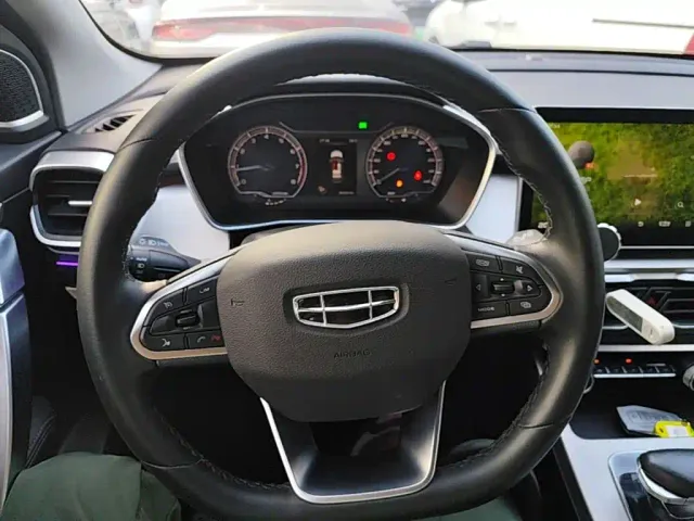 Geely Binyue — Фото автомобиля 10