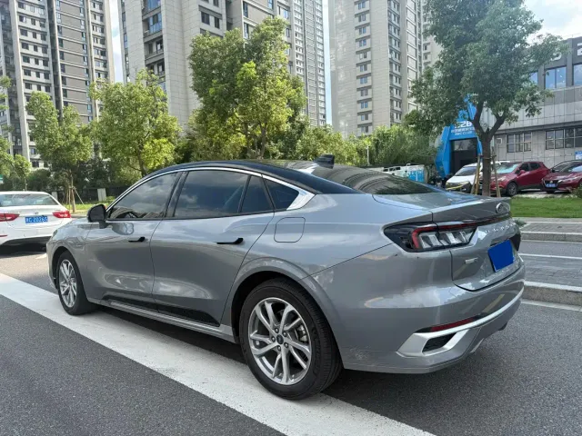 Ford Mondeo — Фото автомобиля 12