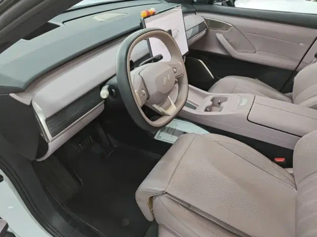 Onvo L60 — Фото автомобиля 15