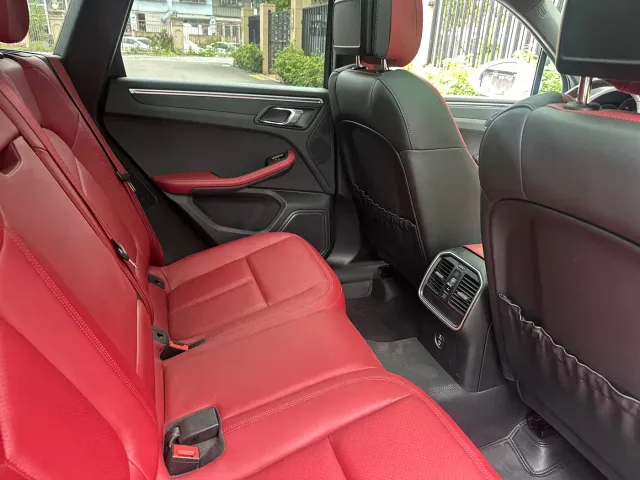 Porsche Macan — Фото автомобиля 16