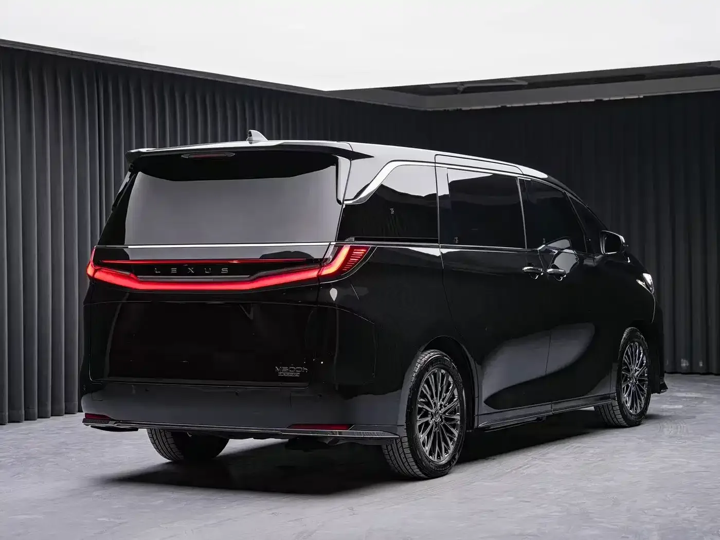 Lexus Lexus LM 2023 500h 6-Seater Prestige Edition — Фото автомобиля 3