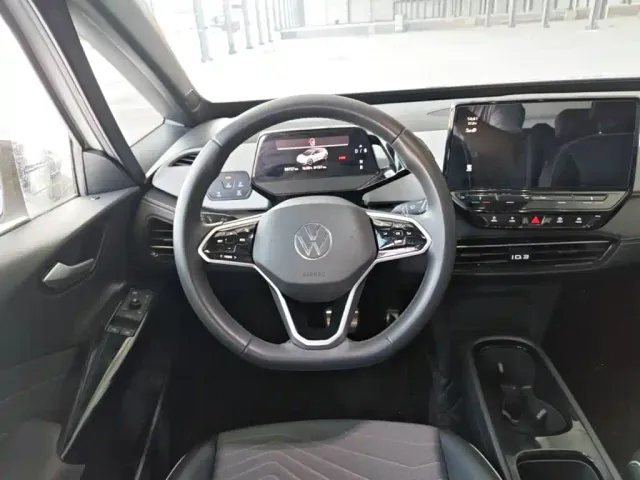 Volkswagen ID.3 — Фото автомобиля 10