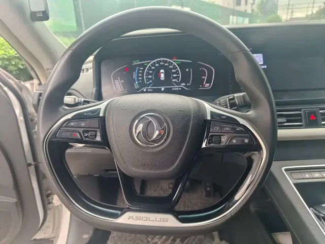 Dongfeng Fengshen E70 — Фото автомобиля 7