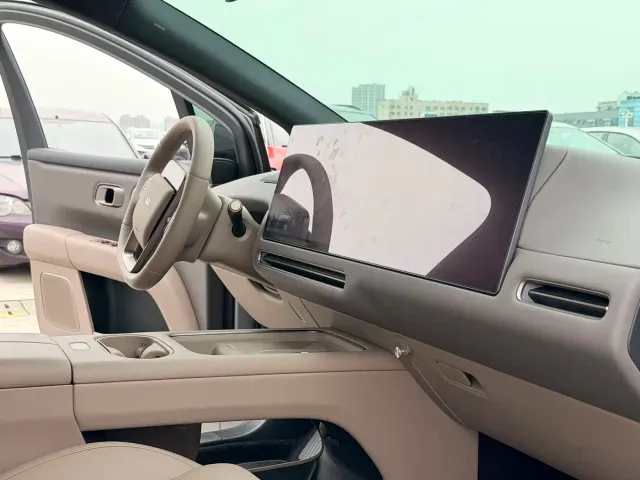 Li Auto i6 — Фото автомобиля 8