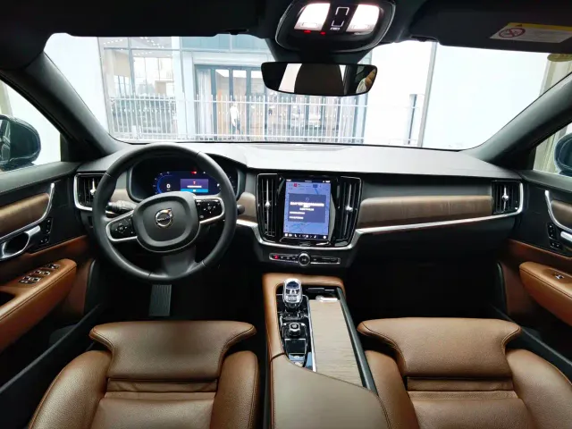Volvo S90 — Фото автомобиля 15