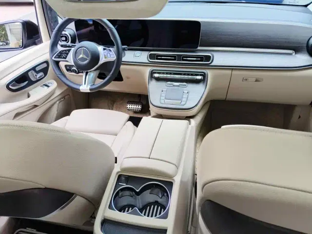 Mercedes-Benz Mercedes-Benz V-Class 2024 V 300 Premium Edition — Фото автомобиля 12