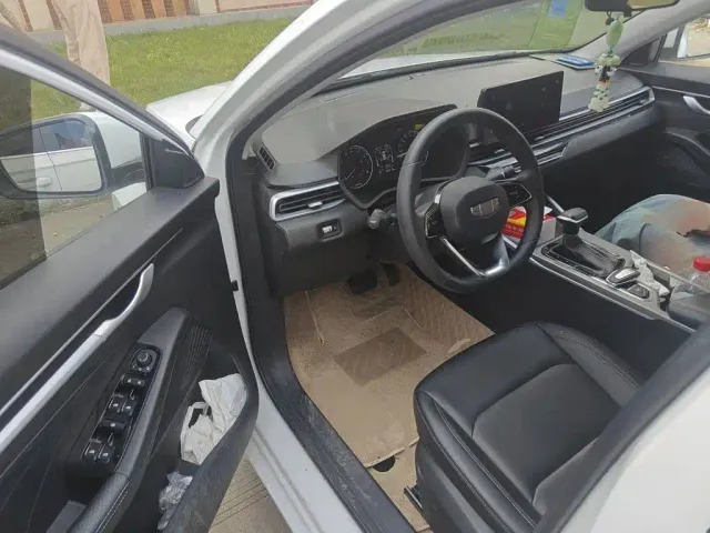 Geely Emgrand — Фото автомобиля 17