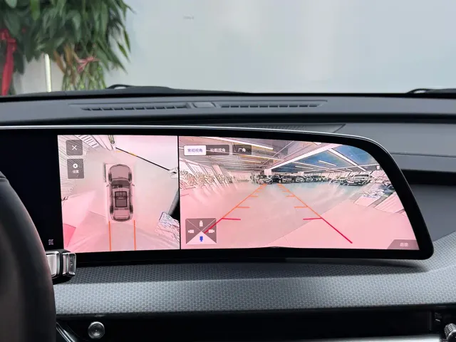 Cadillac XT5 — Фото автомобиля 9