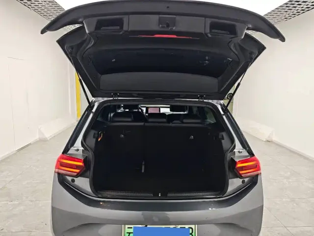Volkswagen ID.3 — Фото автомобиля 12