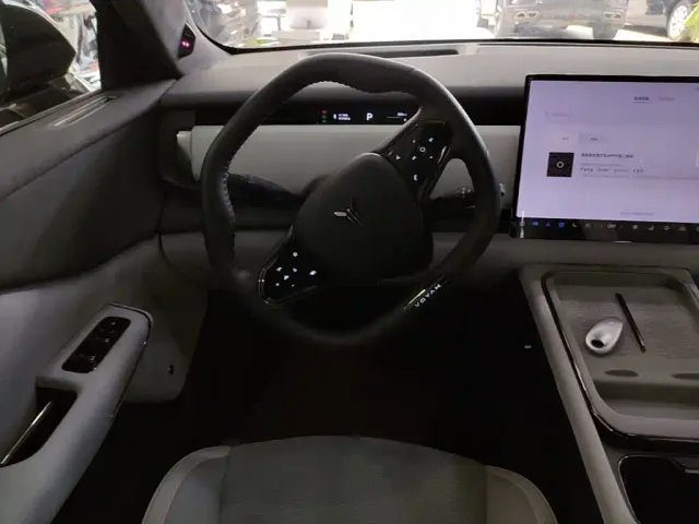Voyah Auto Voyah Zhiyin 2024 Long Range Super Charging Edition — Фото автомобиля 10