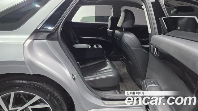 Hyundai Grandeur GN7 — Фото автомобиля 12