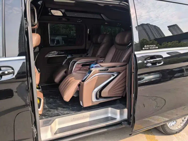 Mercedes-Benz Mercedes-Benz V-Class 2022 V 260 L Long Wheelbase Luxury Edition — Фото автомобиля 13