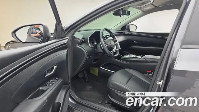 Hyundai Tucson Tucson (NX4) Дизель 2.0 2WD — Фото автомобиля 10
