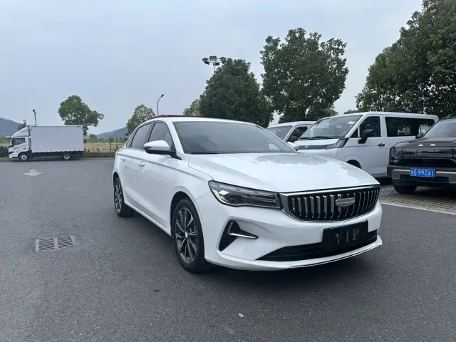 Geely Emgrand — Фото автомобиля 3