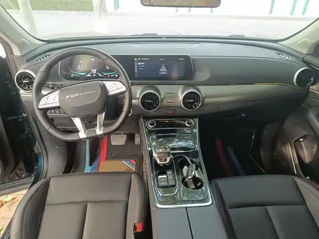 Forthing T5 Evo — Фото автомобиля 9